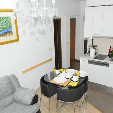 Apartments With Hot Tub Podstrana, Split - 8616 Apartamento Podstrana